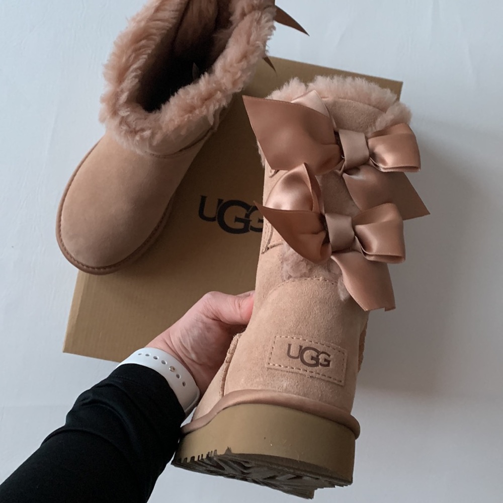 🆕Bailey Bow Satin Kids Ugg Boot